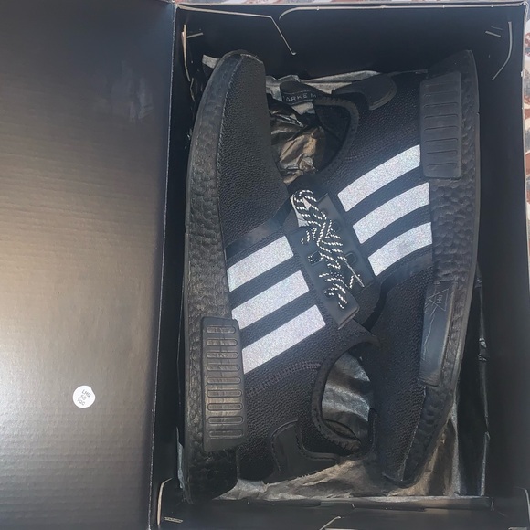 Adidas x Human Race NMD R1 by Pharrell Williams - Picture 2 of 8